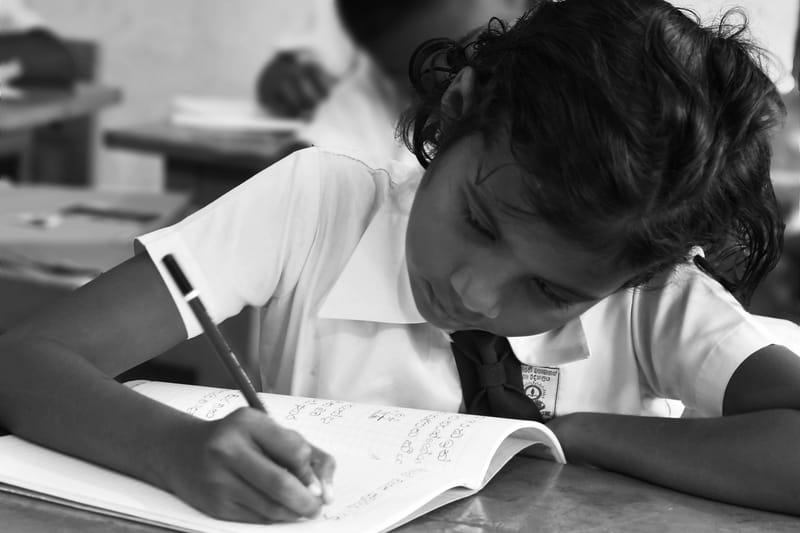 මාරියා මොන්ටිසෝරි සහ රවීන්ද්‍රනාත් තාගෝර්ගේ අධ්‍යාපන දර්ශනය පිළිබඳ සටහනක්